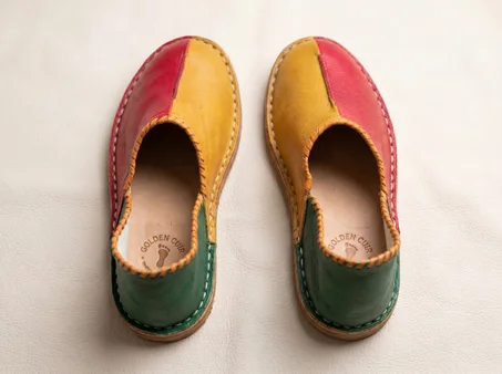 Tricolor” balgha – a celebration of colors and Moroccan craftsmanship.