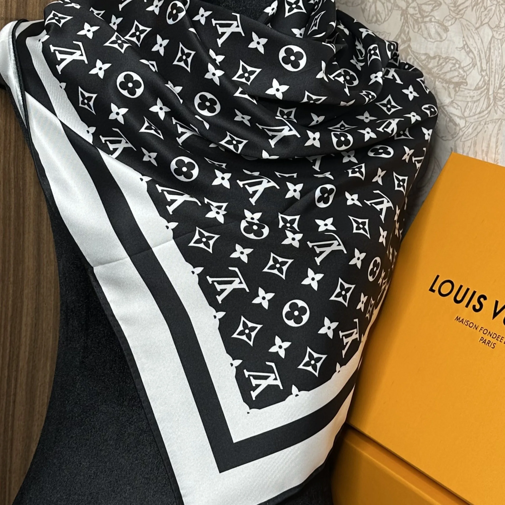 Foulard LV 