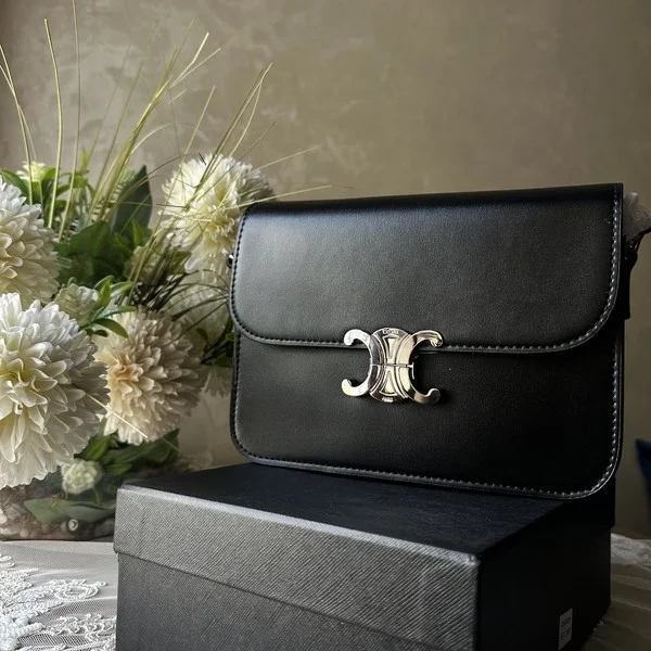 Sac bandoulière Celine Triomphe Teen en cuir