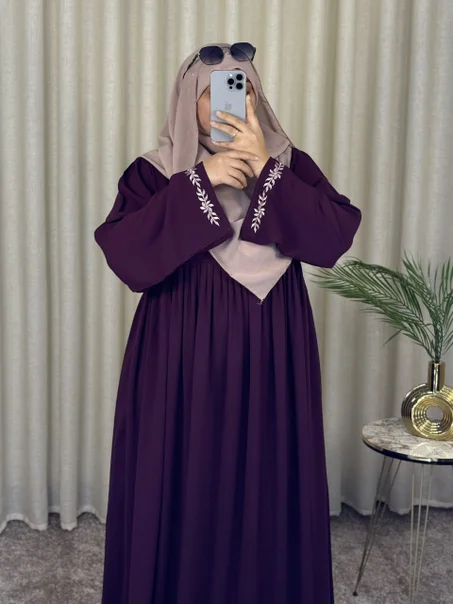عباية أميرة  أنيقة بتطريز كم  متوفرة بعدة ألوان