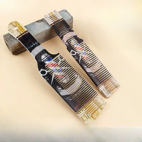 ✂️ Peigne à Dessus Plat – L’outil indispensable pour une coupe parfaite ! 💈