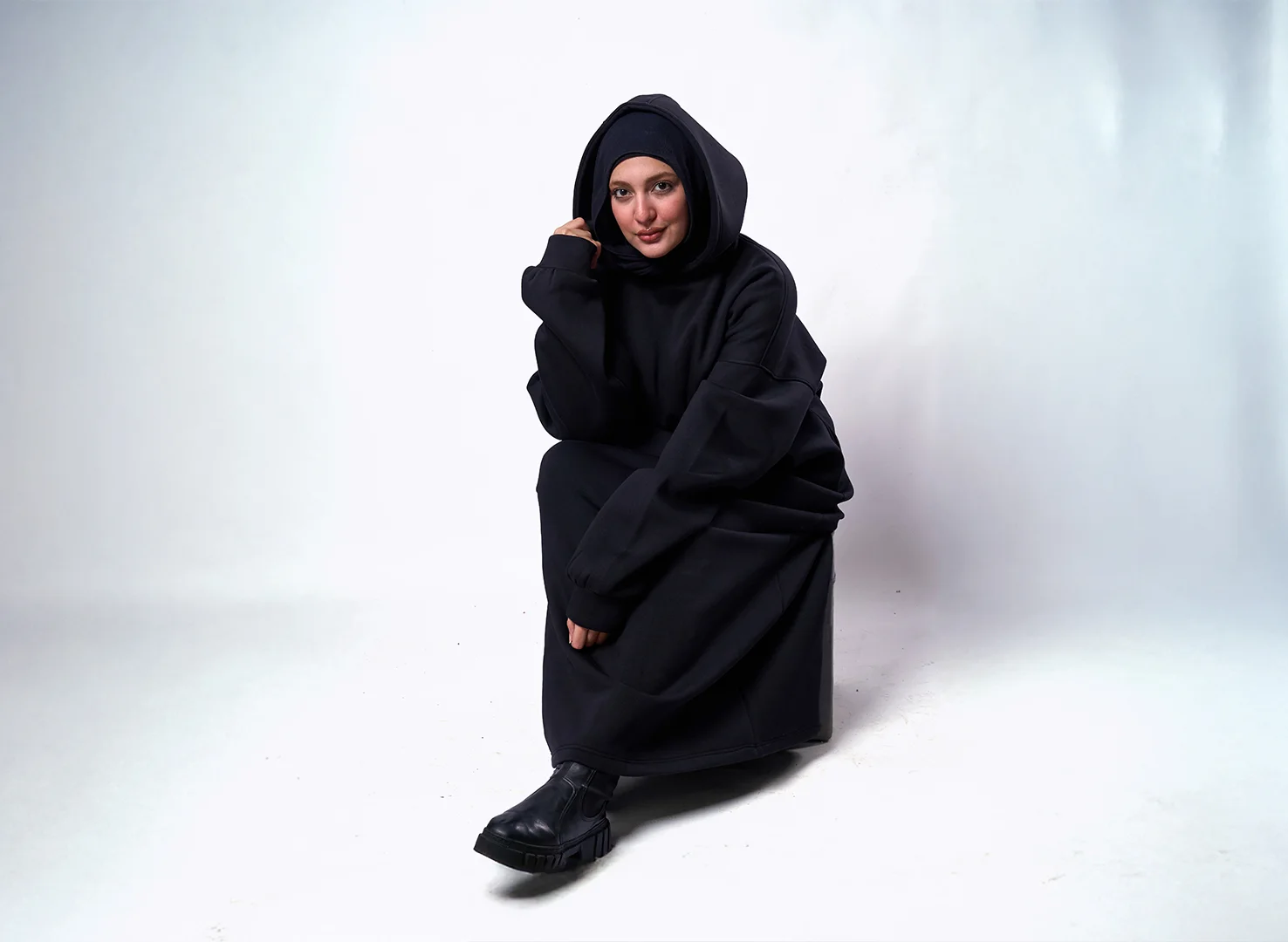 THE STILL DRESS | الساكن