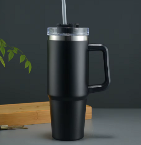 كوب بسعة 30 أونصة مع مقبض، وزجاجة ماء معزولة من ستانلي، يمكنك استخدامها أيضًا ككوب فارغ من الفولاذ، مثالي للسفر وقابل لإعادة الاستخدام.