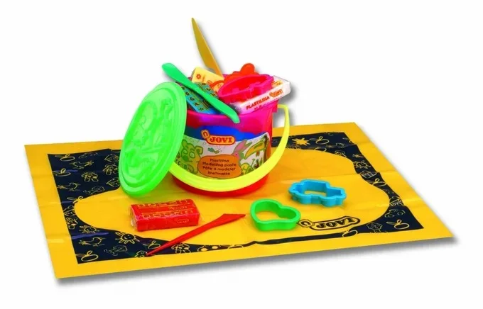 Seau 6 pâtes à modeler colorées+ accessoires