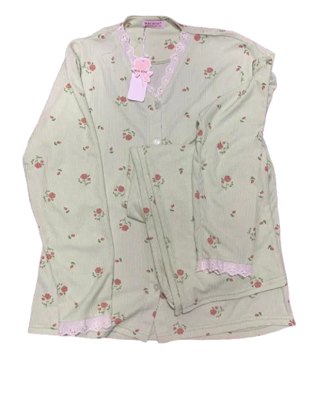 بيجامة خفيفة ومريحة