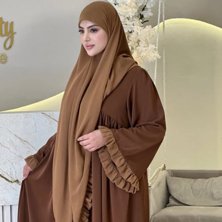 عبائة بنت حوران مع الفولار