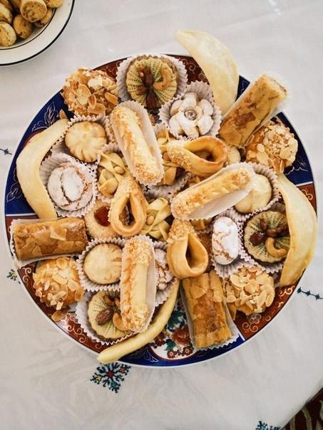 🍩 Basket of Delicious Moroccan Pastries