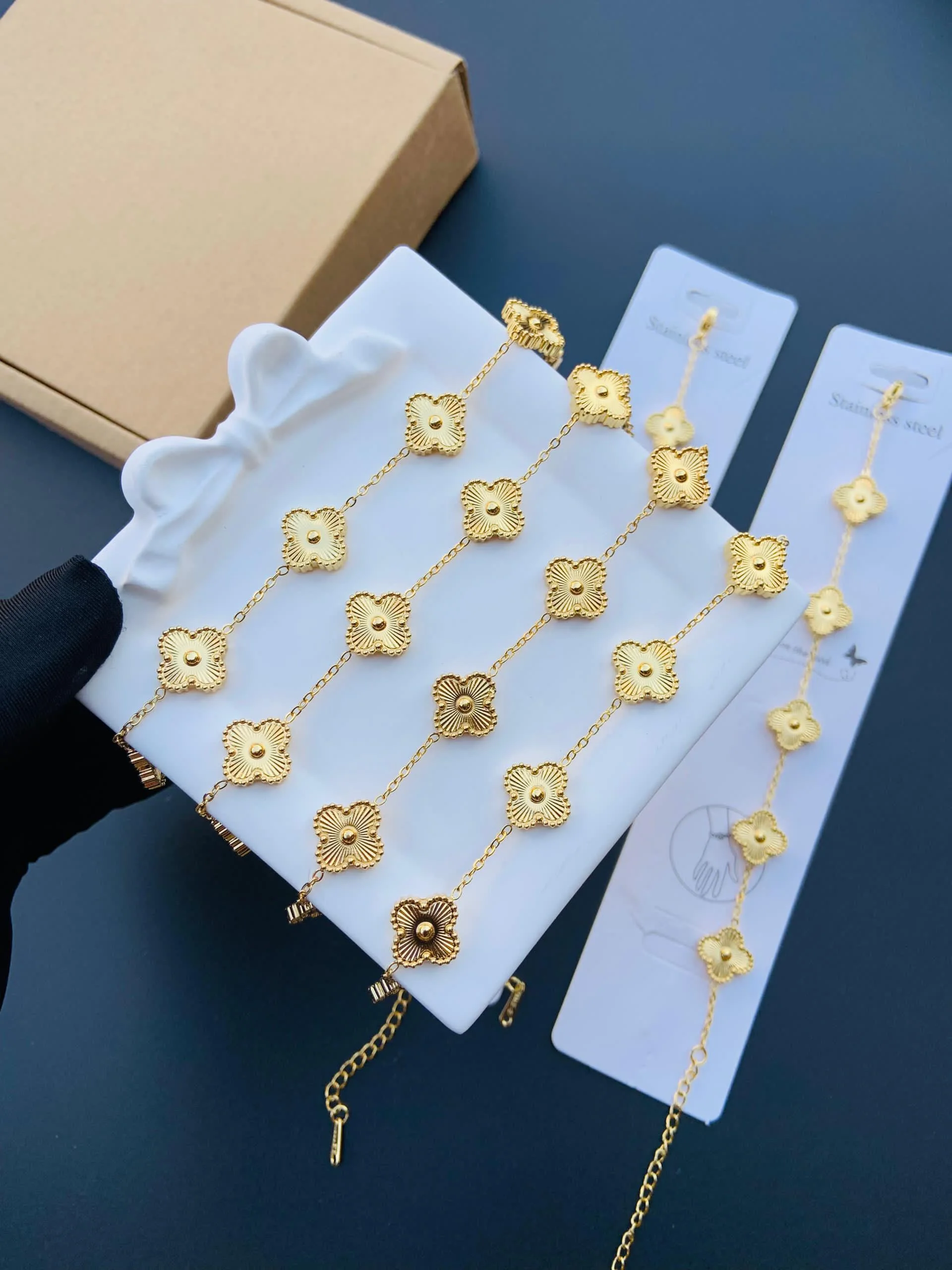Bracelet en forme de trèfle à 4 feuille
