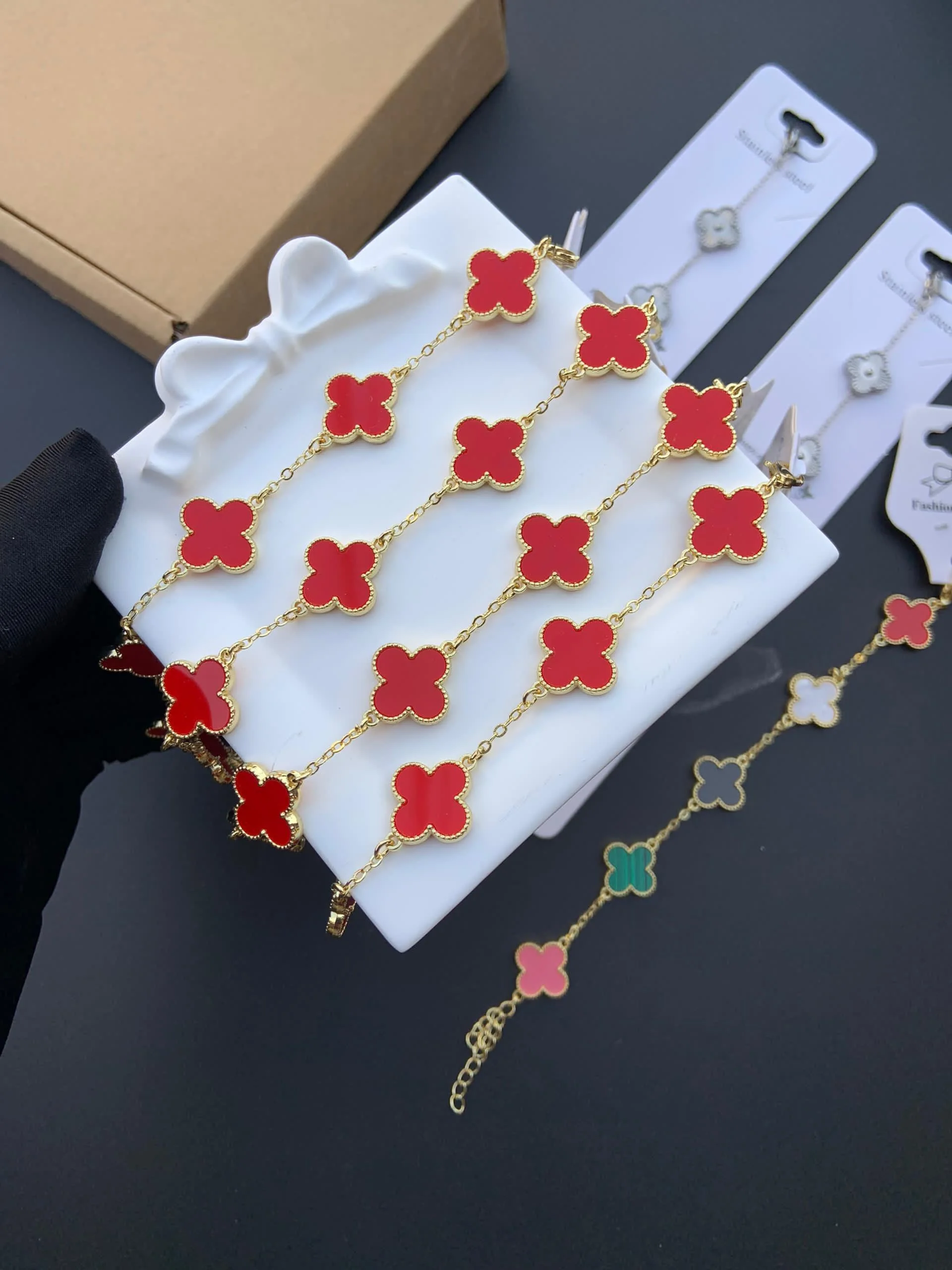 Bracelet en forme de trèfle à 4 feuille