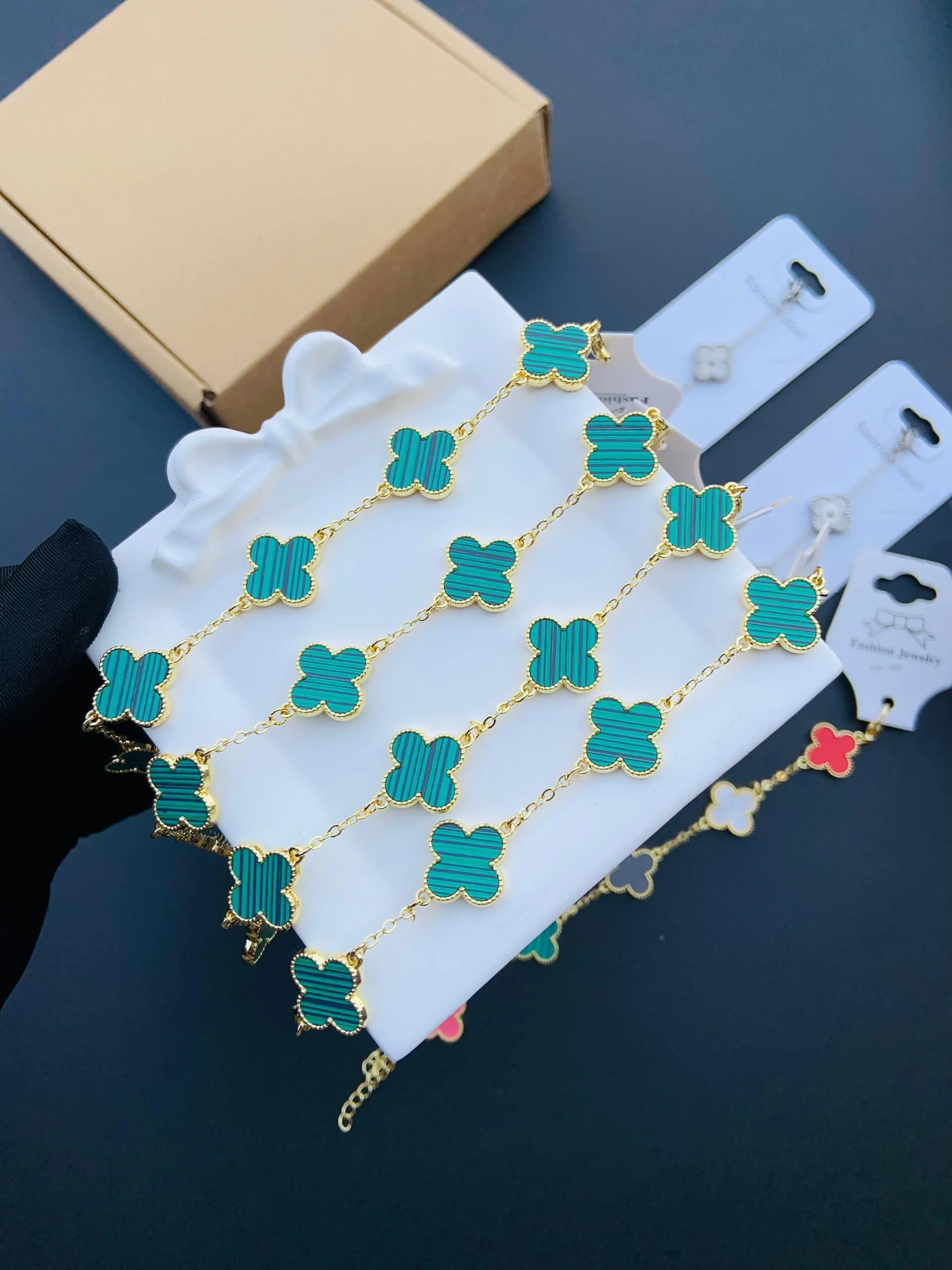 Bracelet en forme de trèfle à 4 feuille