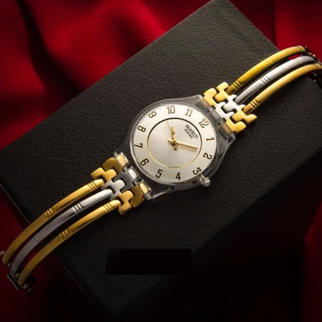 ساعة SWATCH مقاومة للماء