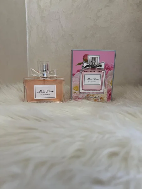 رحلة في عالم روائح العطور عرض خاص پاك 139 درهم عطر رجال+ عطر نساء والواحد 79 درهم👌👌