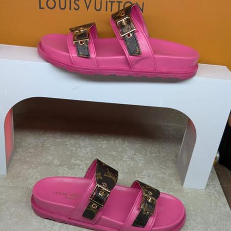 صندل نسائي فاخر بإطلالة لوكس – متوفر باللون الوردي والأسود