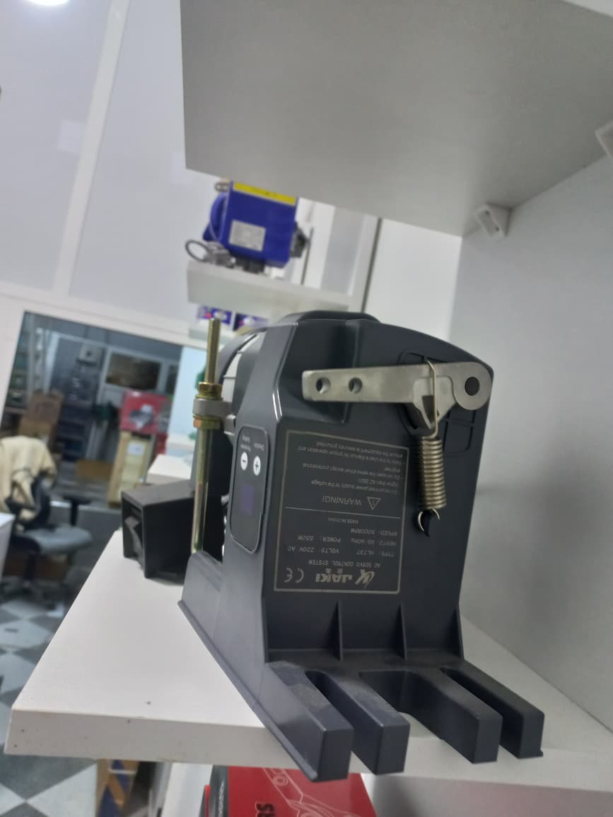 Moteur  servo JAKI