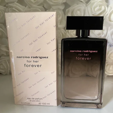 Narciso Rodriguez  Forever - photo réelle