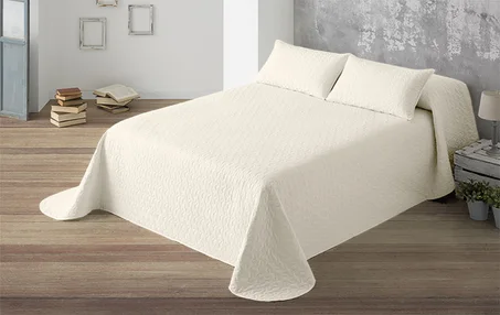 Couvre-lit  boutis LISO UNI de UNIFABRICS comprend 2 Housses d'oreillers  235x270 cm