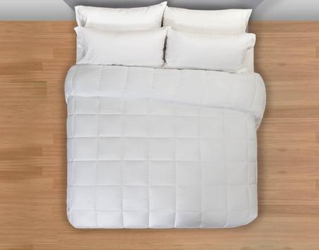 Couette Blanche en microfibre 350g hypoallergénique pour toutes les saisons. Garnissage en Microgel