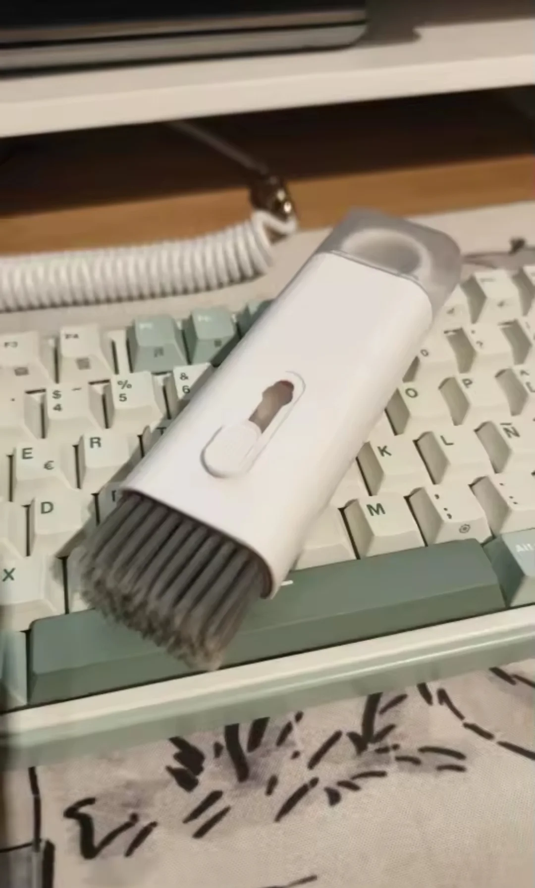 in-1 Ultimate Tech Cleaning Kit -7- Keep Your Gear Like New