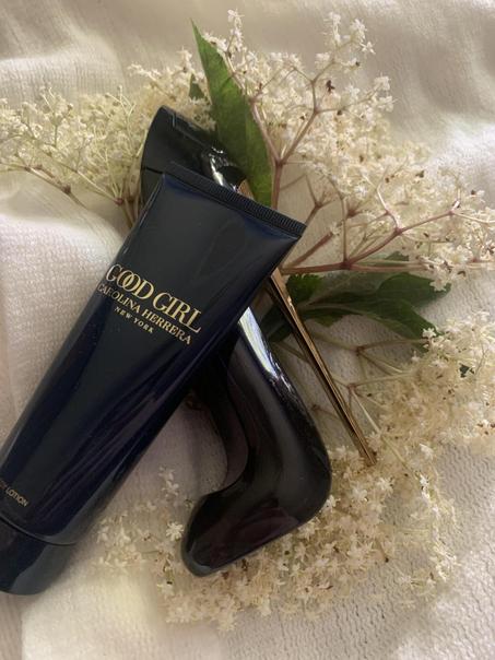 Good Girl Carolina Herrera for women