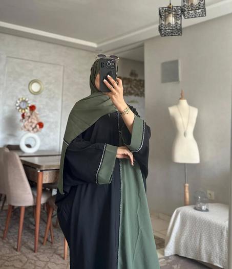 عباية أنيقة، محتشمة وعصرية