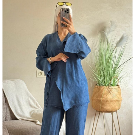 طقم أنيق يجمع بين الراحة والأناقة العصرية