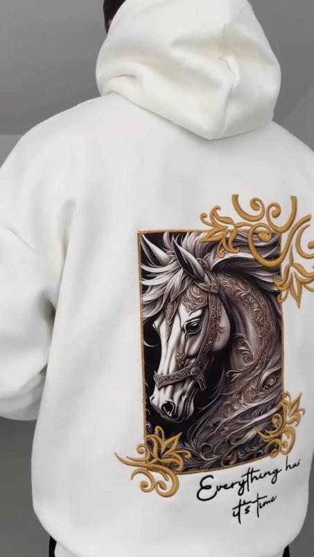 هوديز الفخامة كن الأول في المغرب، وارتدِ الحصان الذهبي المميز 🐎✨