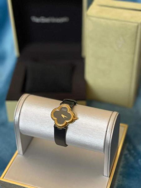 Van Cleef Sweet Alhambra watch
