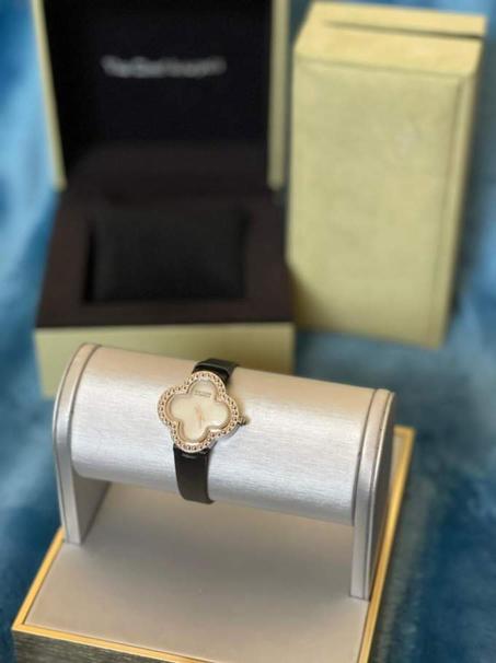 Van Cleef Sweet Alhambra watch Black - White