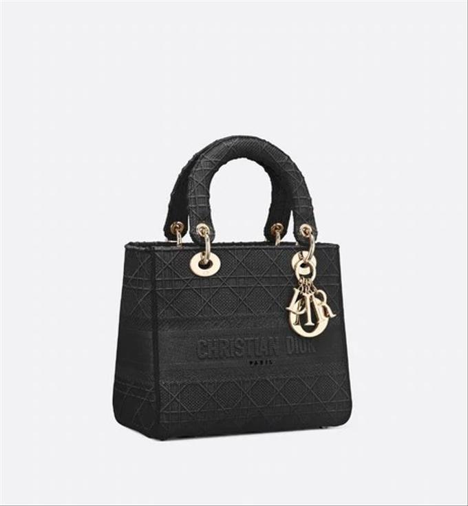 stores/3bd29747eed24f3f661365d0e56f6693/products/xrlHZVVO6b934yfiV1NcGhXydaBdABJmK69y9PuN.jpeg