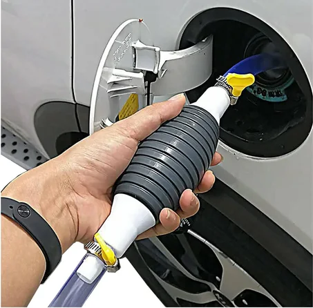 مضخة يدوية مطاطية