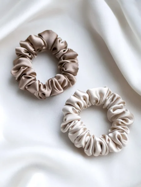 Lot de 2 élastiques en satin de soie – Douceur & Protection des cheveux ✨