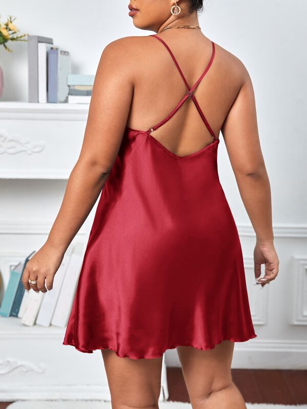 Chemise de nuit croisée en satin de soie