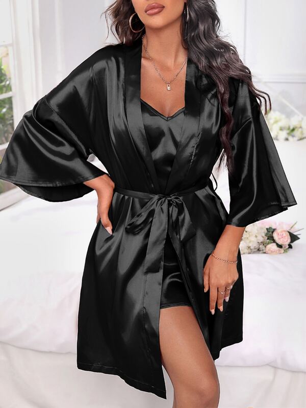 Ensemble chemise de nuit et peignoir en satin de soie