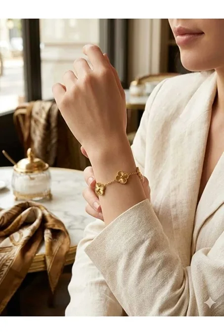 سوار "كلوفر" الذهبي – رمز الحظ