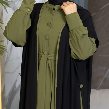 عباية أربع قطع ثوب كريب حرير – تصميم فاخر يجمع بين الراحة والأناقة