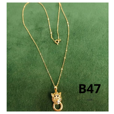 سلسلة من ذهب 18K.