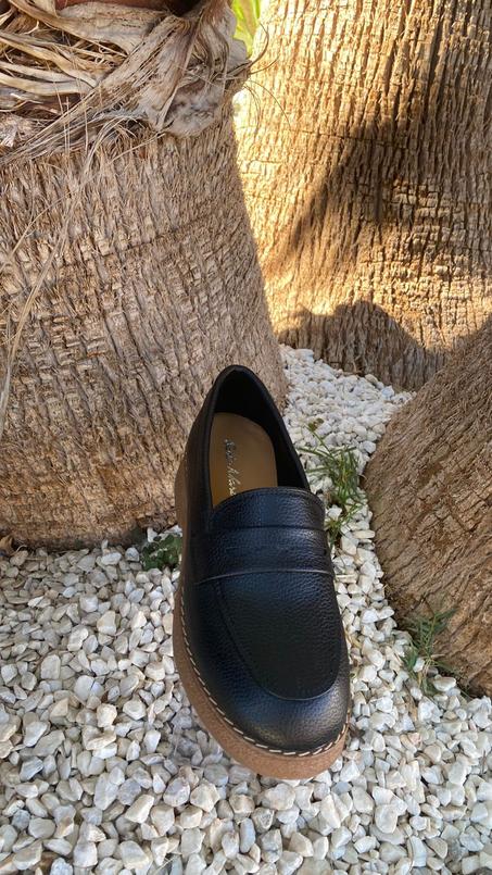 حداء نسائي اسود