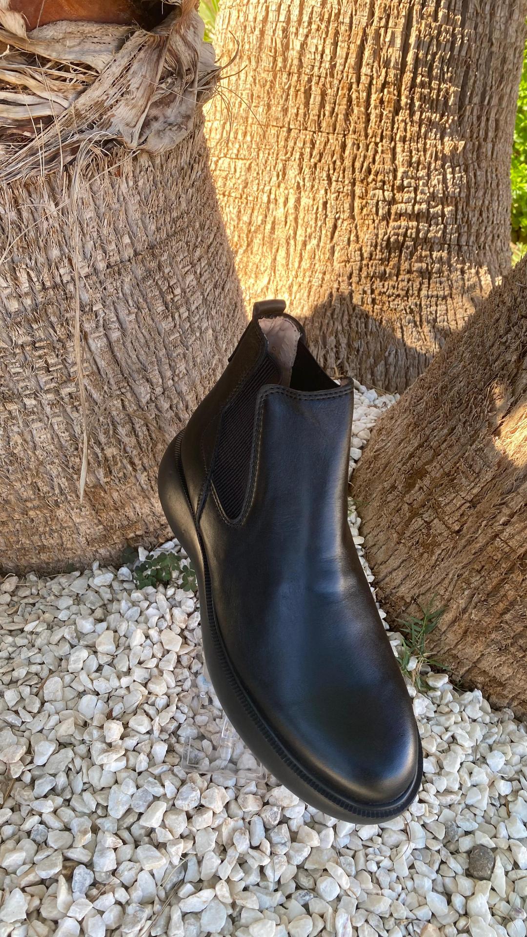 حذاء كلاسيكي