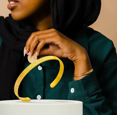 السوار الذهبي العصري