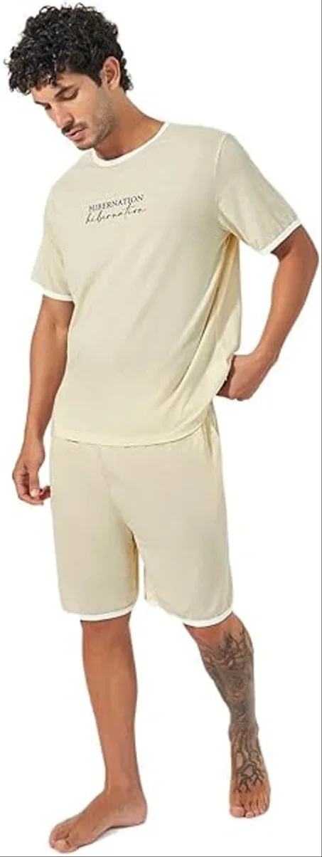 طقم تي شيرت وشورت مطبوع عليه شعار للرجال من ستايلي