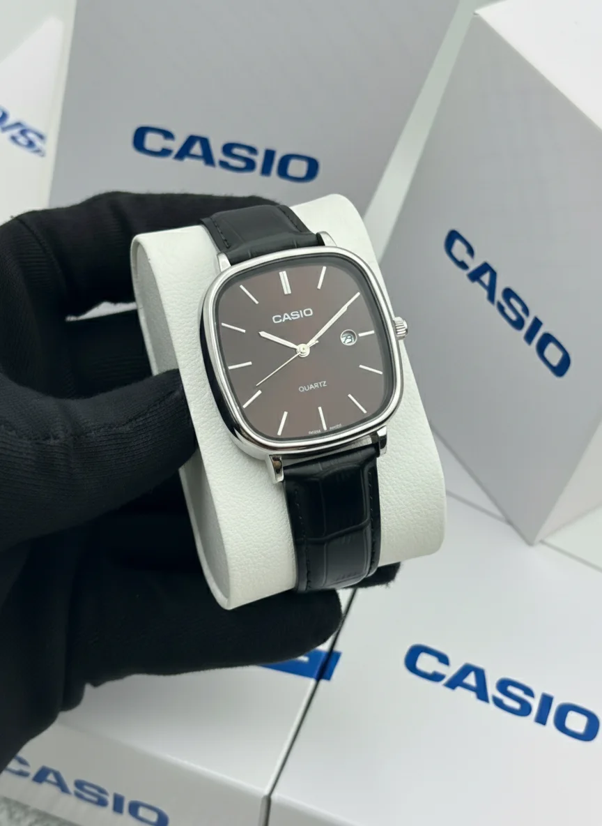 Casio Square Quartz acier cuire