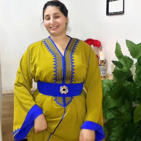 القفطان المغربي بلمسة عصرية