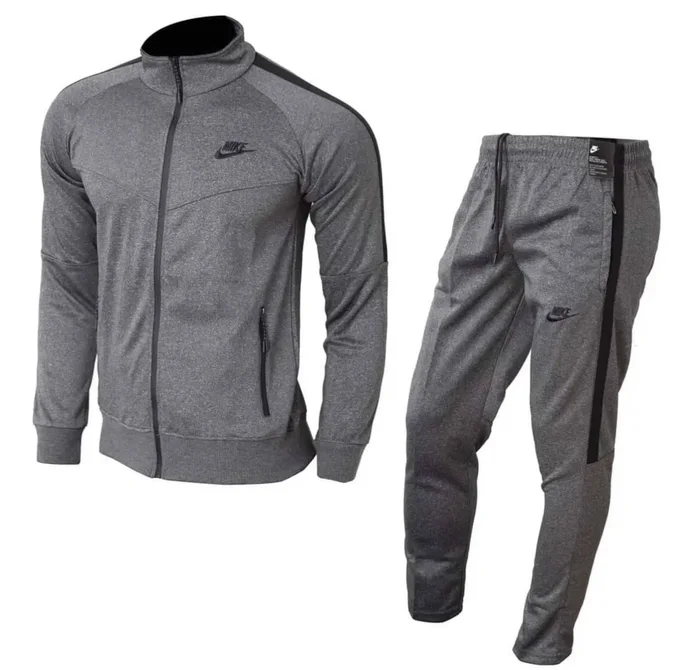 طقم رياضي رجالي بتصميم عصري