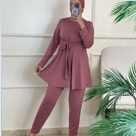 بوركيني عصري بحزام – أناقة وراحة في نفس الوقت