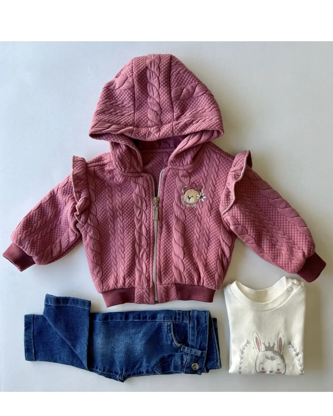 Ensemble bébé Trois pièces en coton, veste courte , sweatshirt  et pantalon