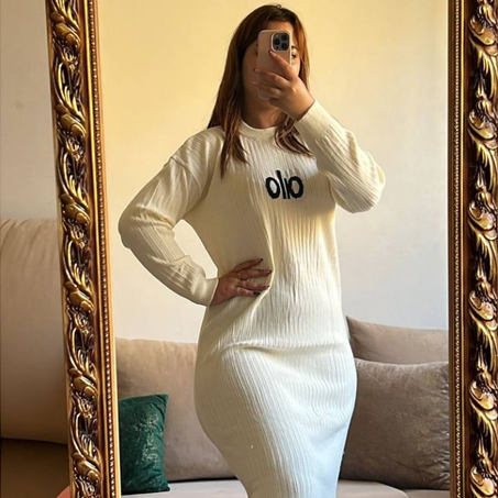 فستان صوفي شتوي راقٍ – أناقة دافئة لكل يوم