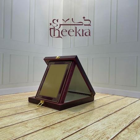 درع خشبي مزخرف حجم صغير