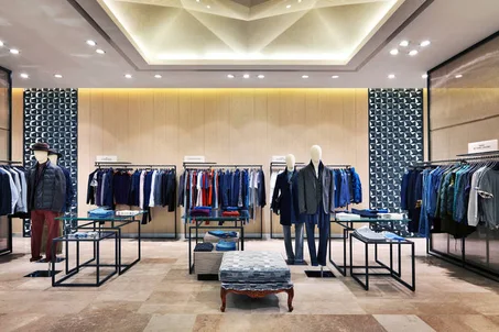 الملابس والاحذيه