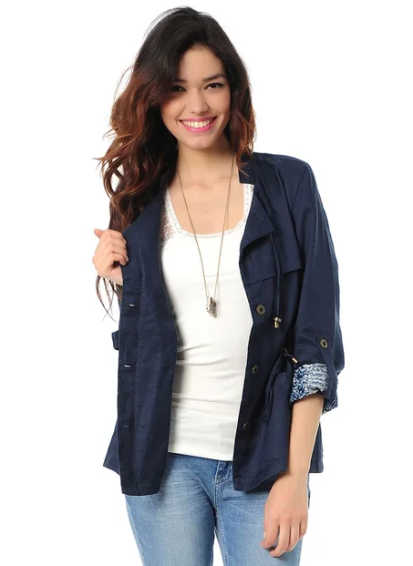 ملابس نسائية