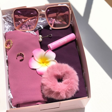 🌸 بوكس الأناقة والجاذبية: دللي نفسك أو أحبائك! 🌸